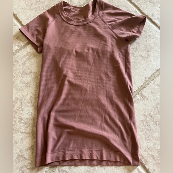Lululemon swiftly tech short sleeve shirt 2.0 (rose pink) - Picture 1 of 3